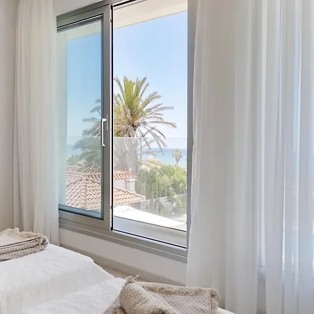 Royal 4 Bedroom Seafront