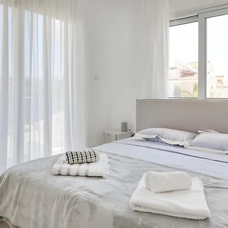 Сasa de vacaciones Royal 4 Bedroom Seafront