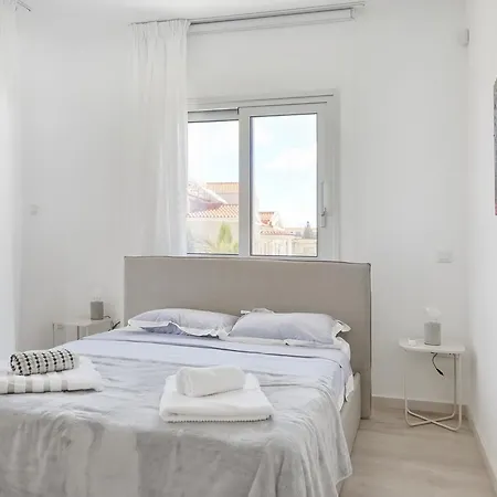 Royal 4 Bedroom Seafront Сasa de vacaciones Ayia Napa