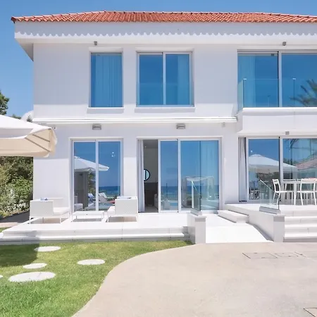 Дом отдыха Royal 4 Bedroom Seafront