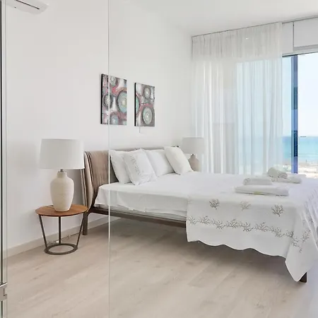 Royal 4 Bedroom Seafront Айя-Напа