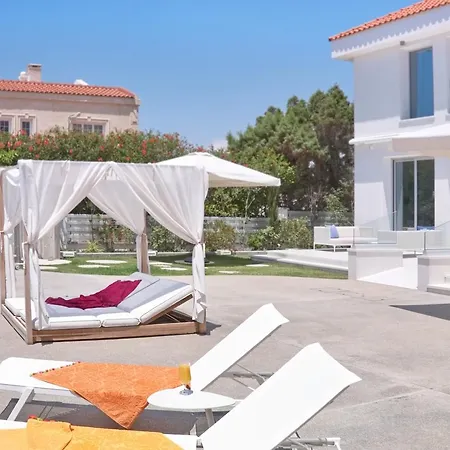 Royal 4 Bedroom Seafront Дом отдыха *