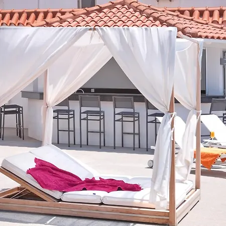 Дом отдыха Royal 4 Bedroom Seafront